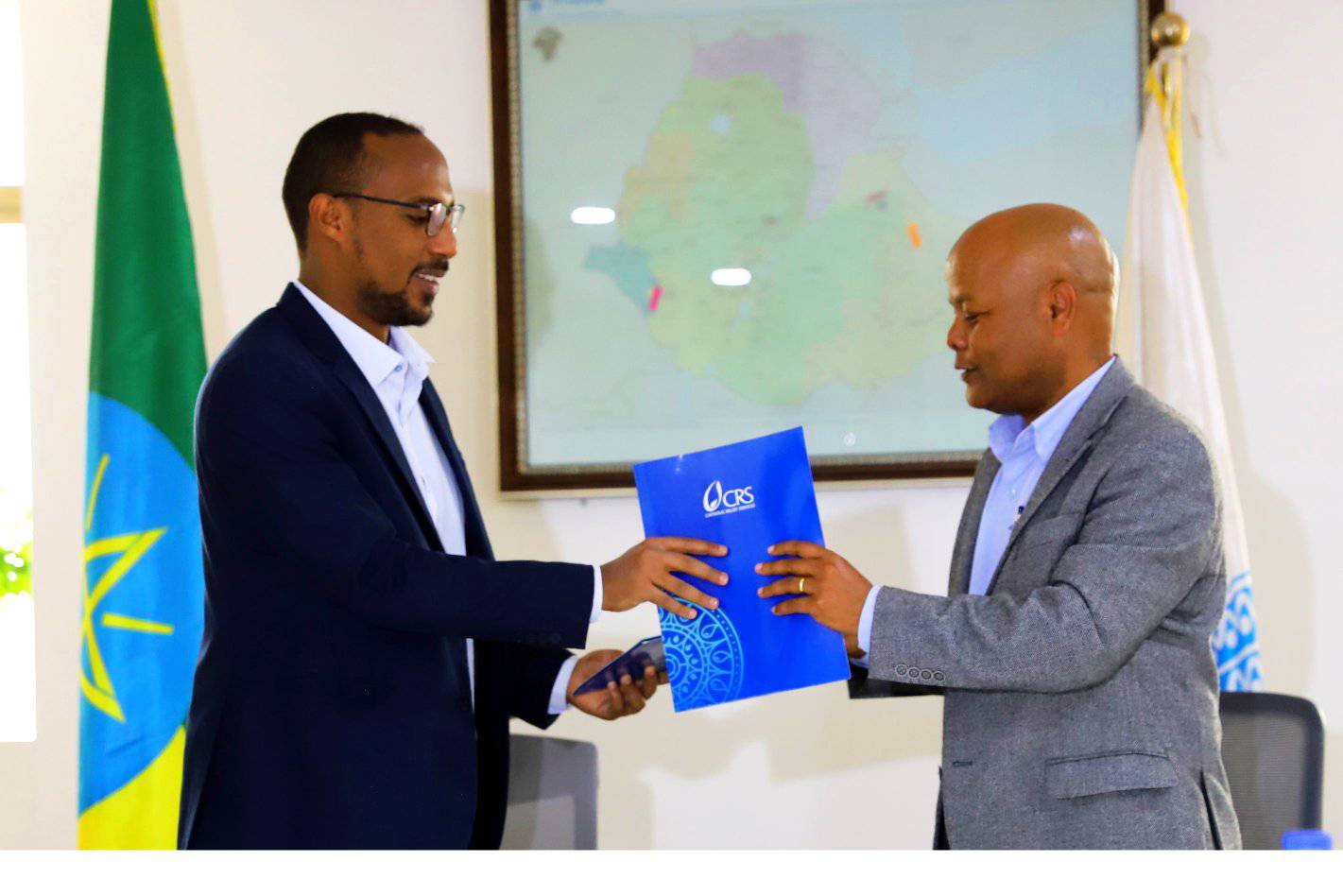 [#if smallImage??]
    [#if smallImage?is_hash]
        [#if smallImage.alt??]
            ${smallImage.alt}
        [/#if]
    [/#if]
[/#if]