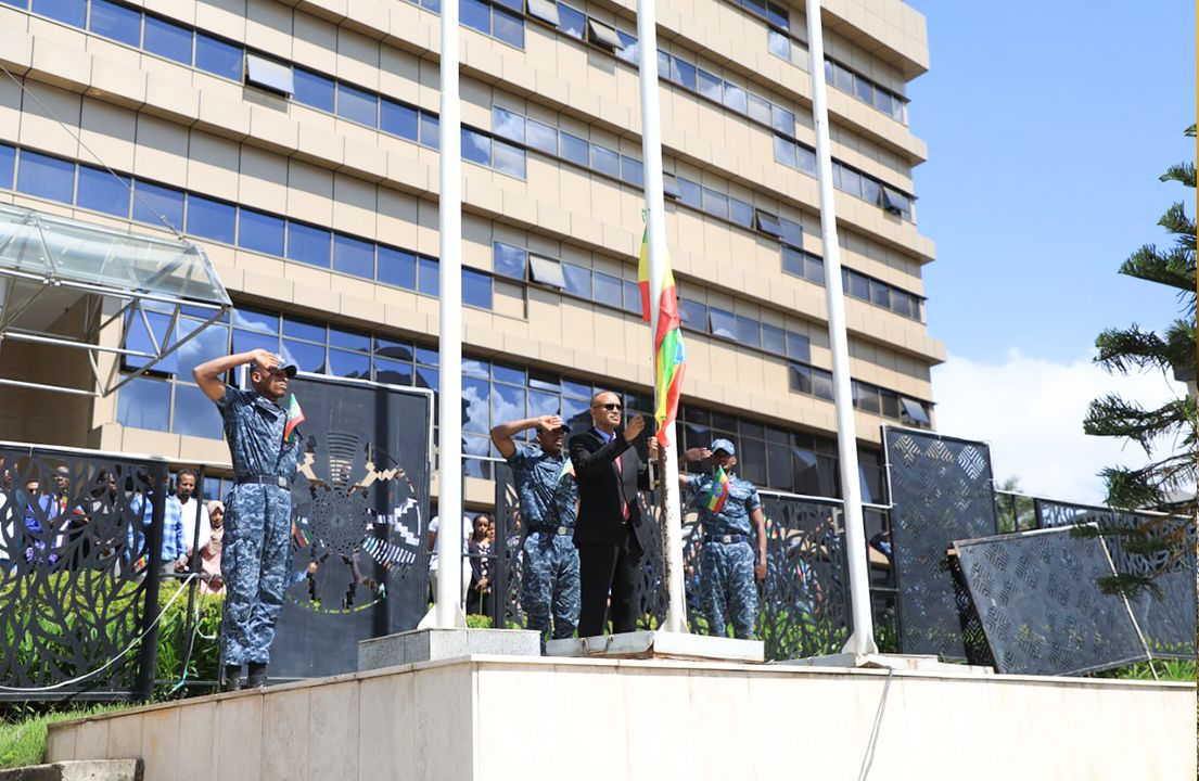 [#if smallImage??]
    [#if smallImage?is_hash]
        [#if smallImage.alt??]
            ${smallImage.alt}
        [/#if]
    [/#if]
[/#if]