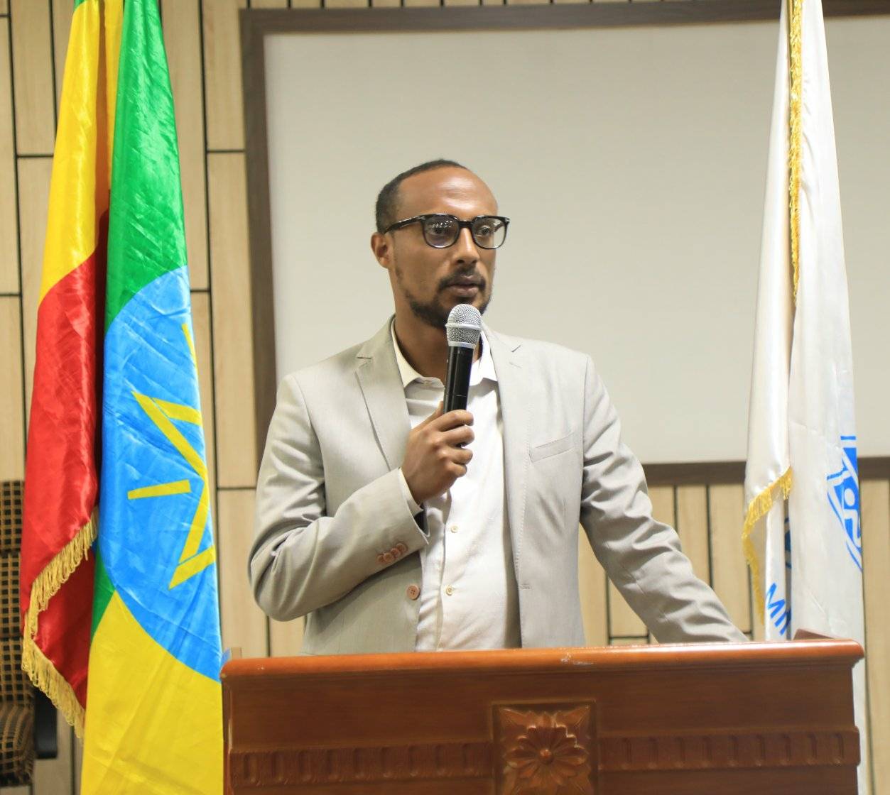 [#if smallImage??]
    [#if smallImage?is_hash]
        [#if smallImage.alt??]
            ${smallImage.alt}
        [/#if]
    [/#if]
[/#if]