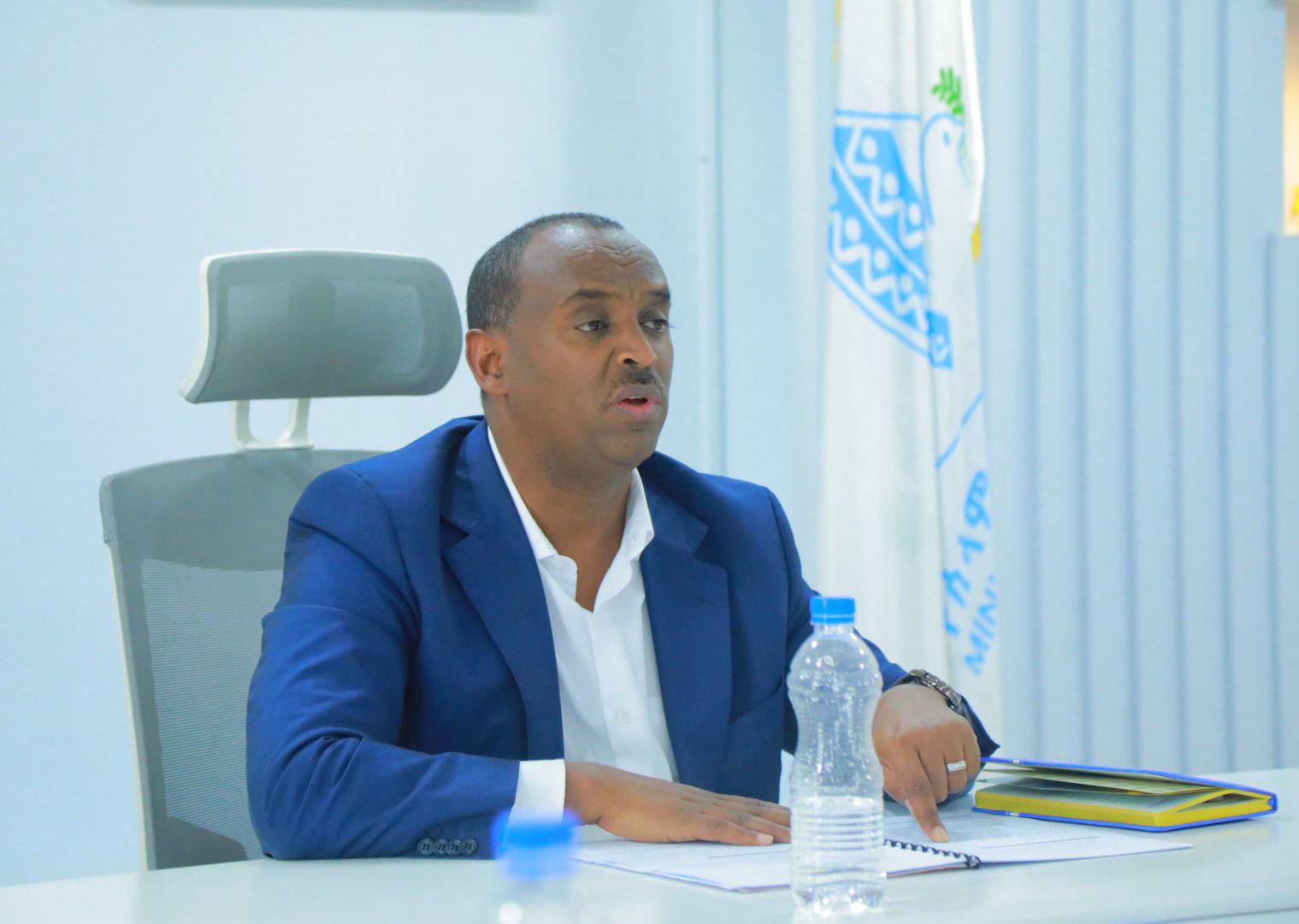 [#if smallImage??]
    [#if smallImage?is_hash]
        [#if smallImage.alt??]
            ${smallImage.alt}
        [/#if]
    [/#if]
[/#if]