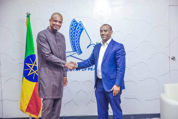 [#if smallImage??]
    [#if smallImage?is_hash]
        [#if smallImage.alt??]
            ${smallImage.alt}
        [/#if]
    [/#if]
[/#if]