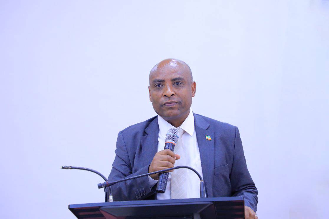 [#if smallImage??]
    [#if smallImage?is_hash]
        [#if smallImage.alt??]
            ${smallImage.alt}
        [/#if]
    [/#if]
[/#if]