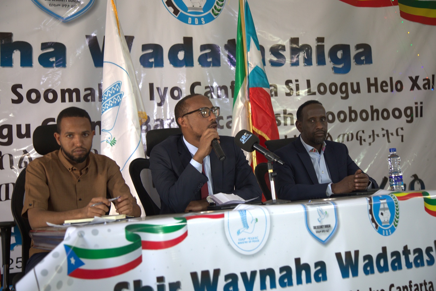 [#if smallImage??]
    [#if smallImage?is_hash]
        [#if smallImage.alt??]
            ${smallImage.alt}
        [/#if]
    [/#if]
[/#if]