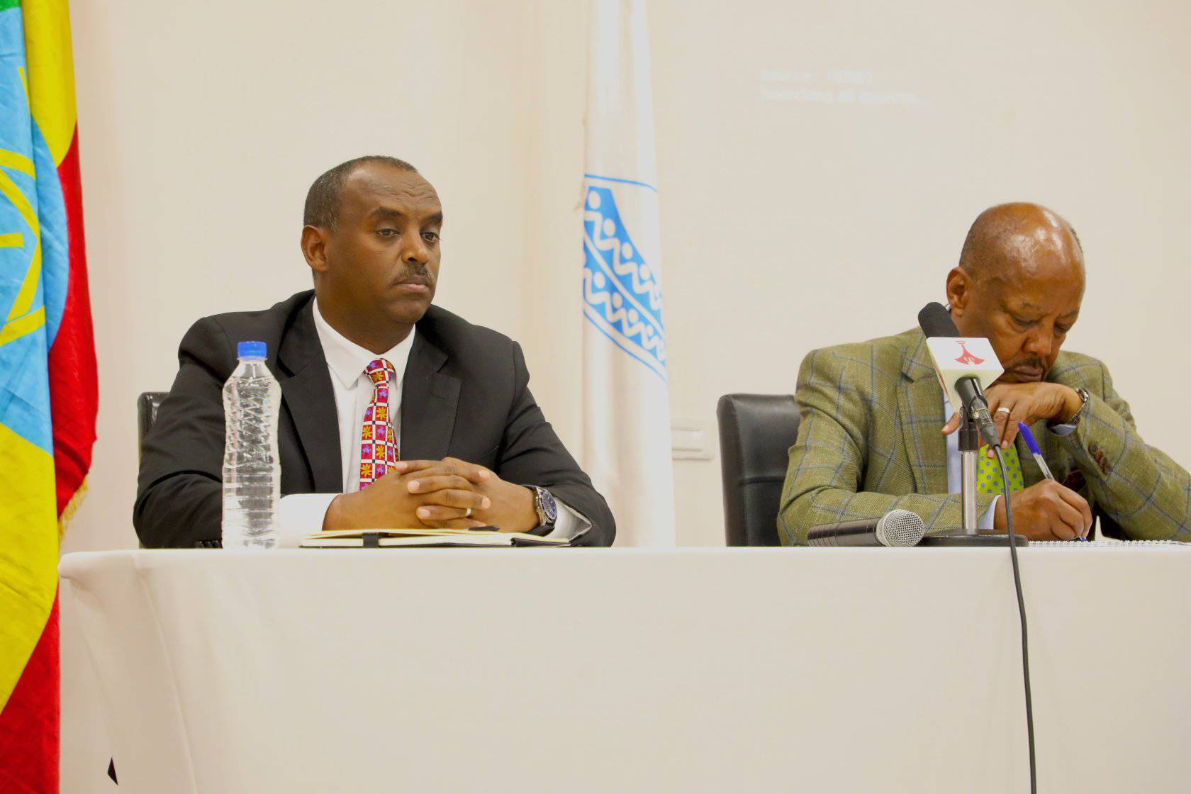 [#if smallImage??]
    [#if smallImage?is_hash]
        [#if smallImage.alt??]
            ${smallImage.alt}
        [/#if]
    [/#if]
[/#if]