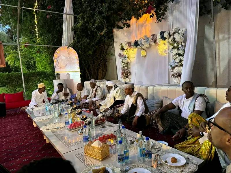 [#if smallImage??]
    [#if smallImage?is_hash]
        [#if smallImage.alt??]
            ${smallImage.alt}
        [/#if]
    [/#if]
[/#if]