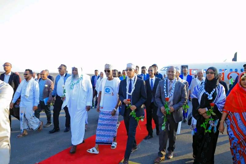 [#if smallImage??]
    [#if smallImage?is_hash]
        [#if smallImage.alt??]
            ${smallImage.alt}
        [/#if]
    [/#if]
[/#if]