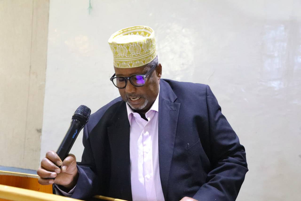 [#if smallImage??]
    [#if smallImage?is_hash]
        [#if smallImage.alt??]
            ${smallImage.alt}
        [/#if]
    [/#if]
[/#if]