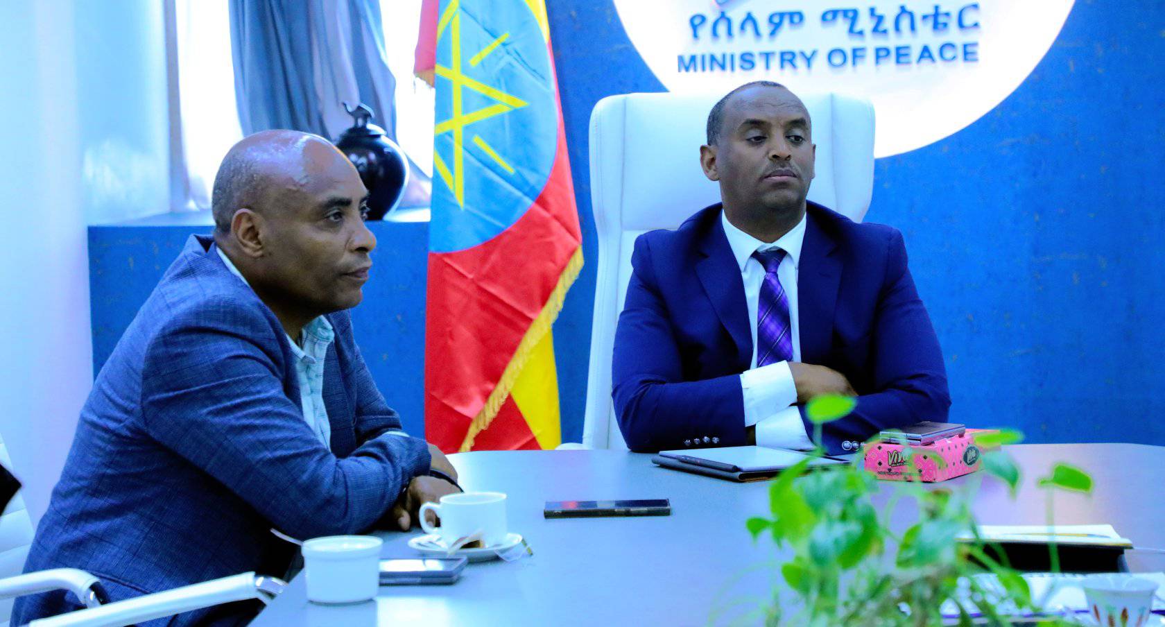 [#if smallImage??]
    [#if smallImage?is_hash]
        [#if smallImage.alt??]
            ${smallImage.alt}
        [/#if]
    [/#if]
[/#if]