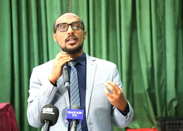 [#if smallImage??]
    [#if smallImage?is_hash]
        [#if smallImage.alt??]
            ${smallImage.alt}
        [/#if]
    [/#if]
[/#if]