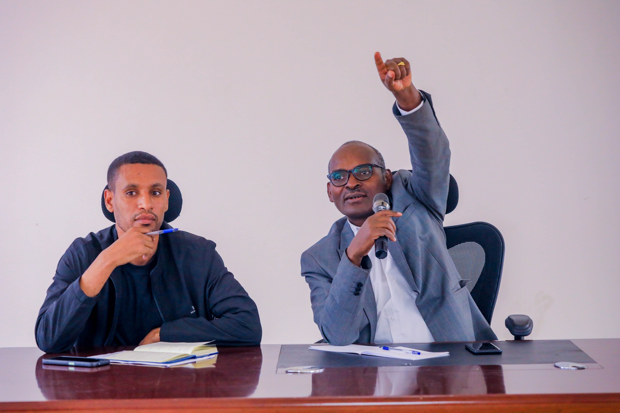 [#if smallImage??]
    [#if smallImage?is_hash]
        [#if smallImage.alt??]
            ${smallImage.alt}
        [/#if]
    [/#if]
[/#if]