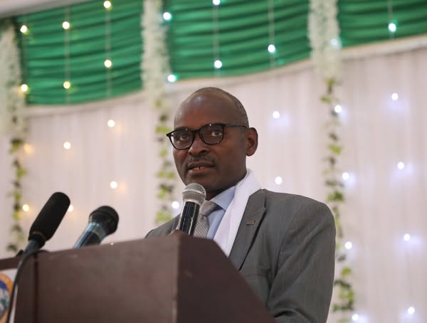 [#if smallImage??]
    [#if smallImage?is_hash]
        [#if smallImage.alt??]
            ${smallImage.alt}
        [/#if]
    [/#if]
[/#if]