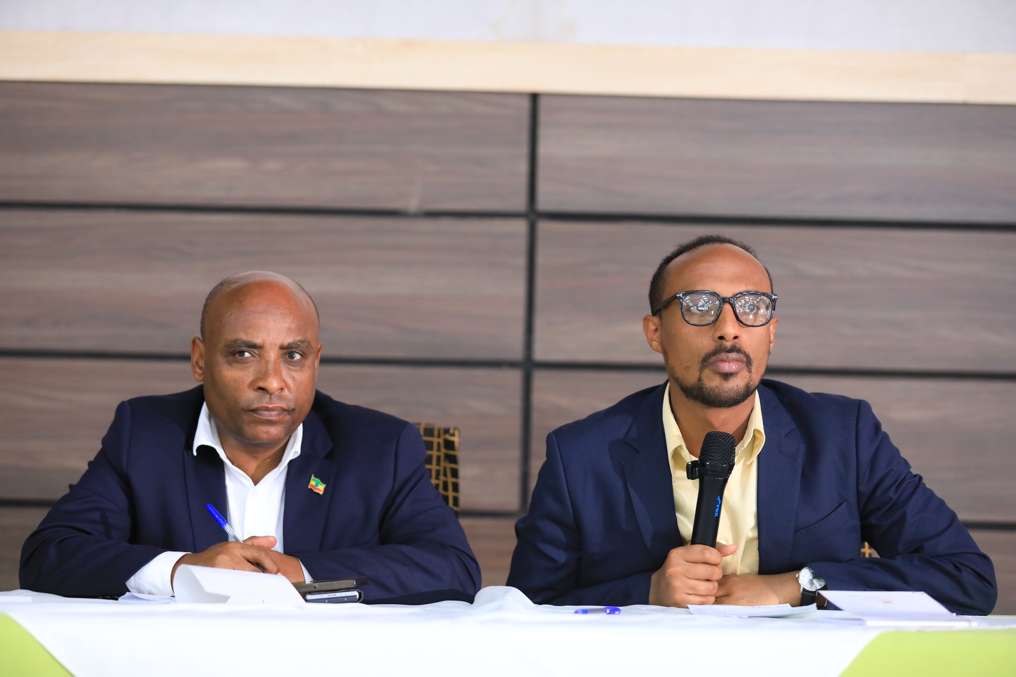 [#if smallImage??]
    [#if smallImage?is_hash]
        [#if smallImage.alt??]
            ${smallImage.alt}
        [/#if]
    [/#if]
[/#if]