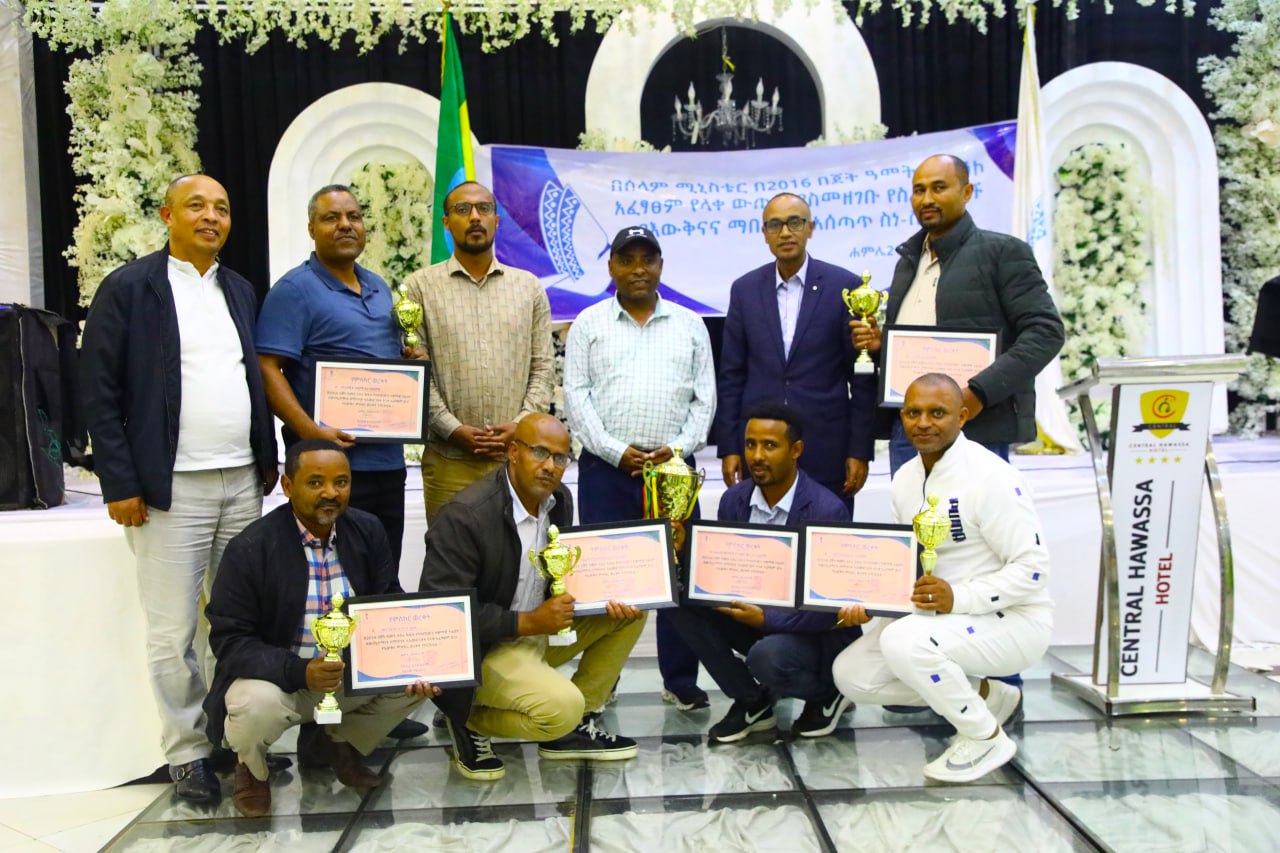 [#if smallImage??]
    [#if smallImage?is_hash]
        [#if smallImage.alt??]
            ${smallImage.alt}
        [/#if]
    [/#if]
[/#if]